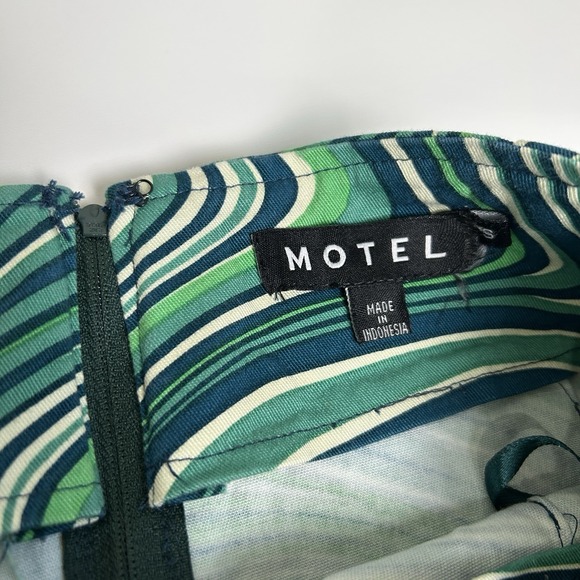 Motel Green Swirl 60s/70s Style Mini Skirt Size S Retro Disco Boho Hippie Cute - Picture 3 of 7